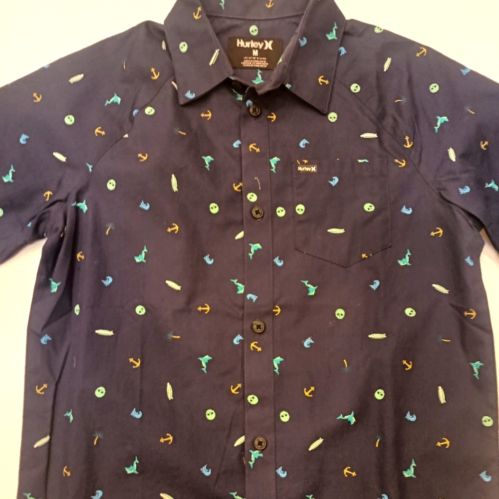 WORN 1X BOYS HURLEY SHORT SLEEVE BUTTON UP SZ M